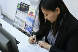 认真记录来访信息