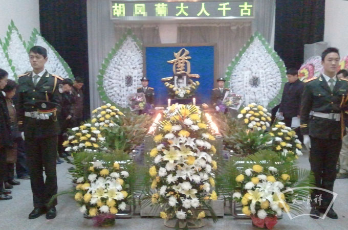 图为告别厅布置效果