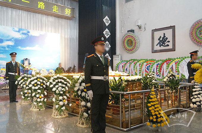 在大兴殡仪馆为王先生举办告别仪式