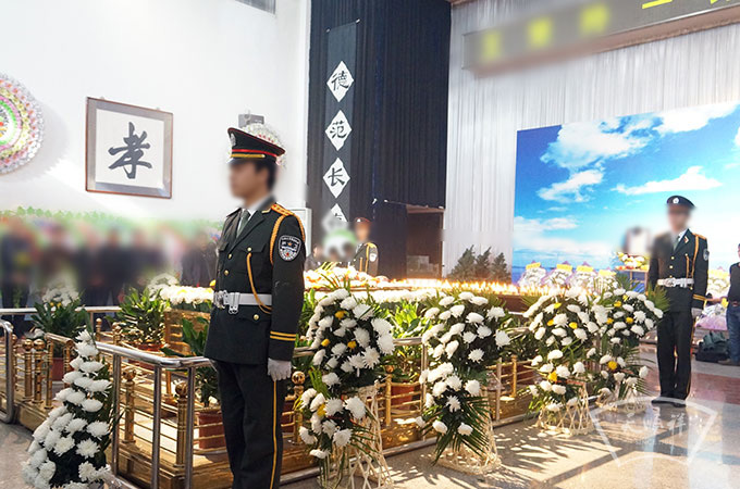 在大兴殡仪馆为王先生举办告别仪式