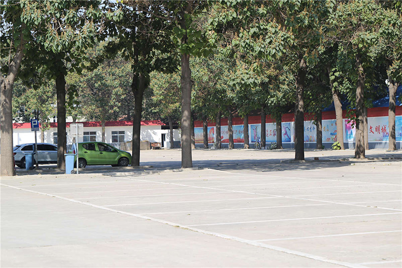 大兴殡仪馆停车场