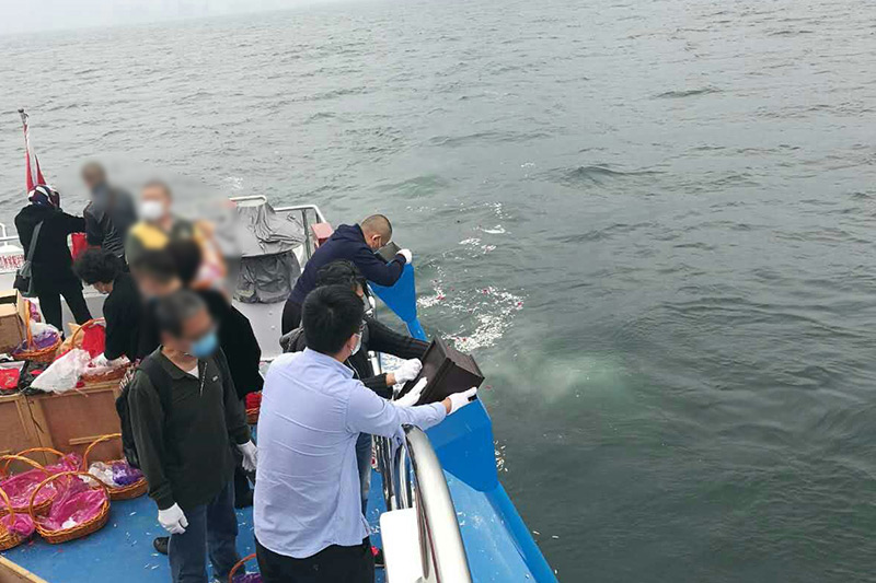 骨灰海撒现场