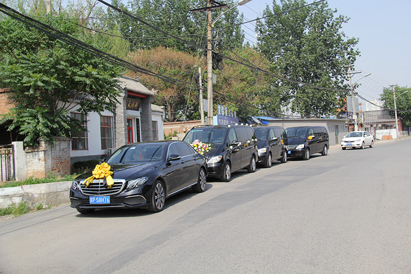 天顺祥昌平店殡仪车