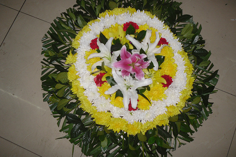 小花圈鲜花