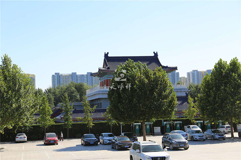 八宝山殡仪馆停车场