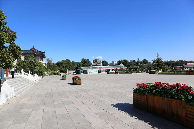 八宝山殡仪馆告别厅广场