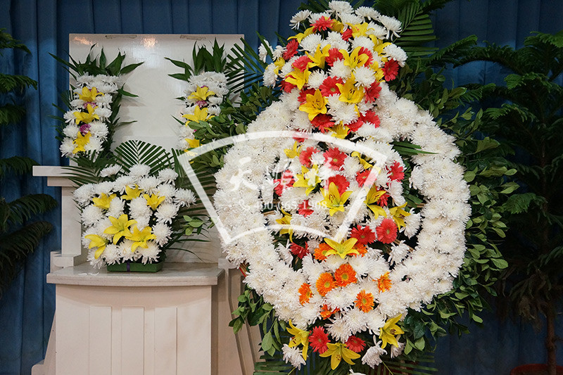 丧葬一条龙花圈摆放