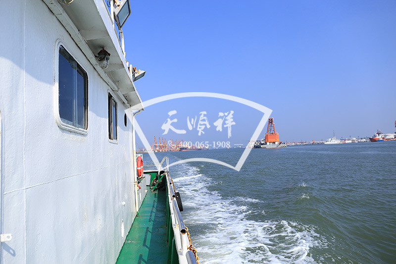 独立海葬船