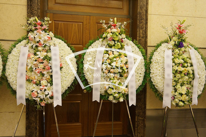殡葬一条龙花圈摆放