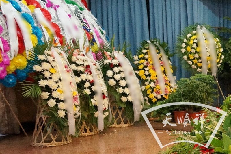 花篮花圈布置