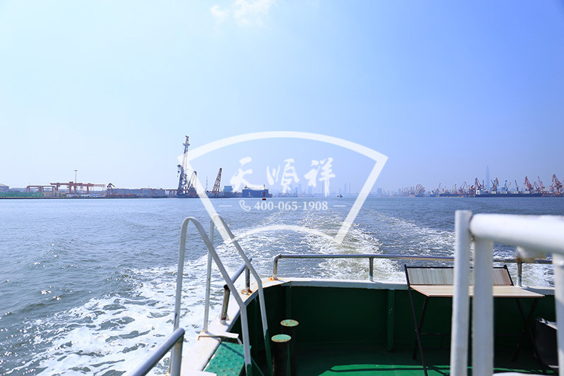 一对一海葬船外景