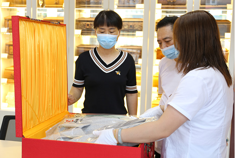 向客户展示产品