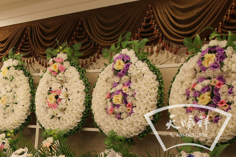 白事花圈布置