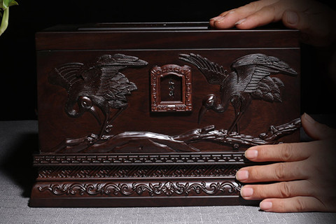 北京天顺祥黑紫檀骨灰盒材质怎么样好不好？报价多少？有哪些颜色可选