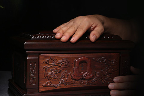 求推荐：石景山八宝山殡仪馆周边,服务好、品类全的寿衣店