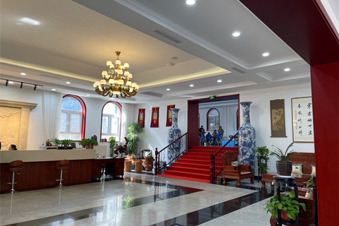 北京市长城华人怀思堂骨灰寄存价格大全：预算1万内选随缘阁室外祭奠墙,安稳存放20年