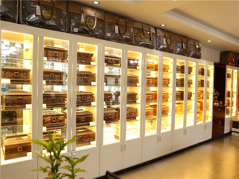 店铺骨灰盒陈列