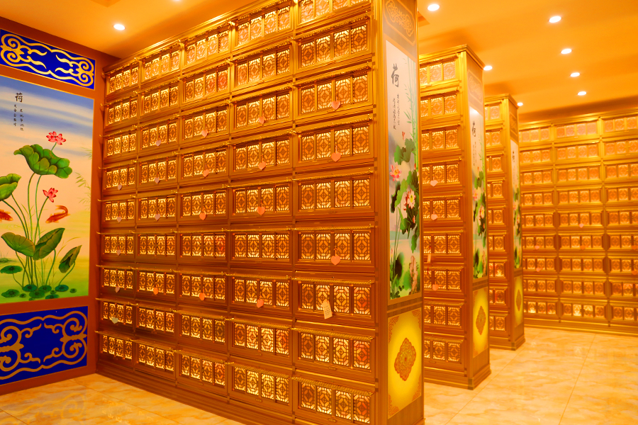 怀思堂室内格位