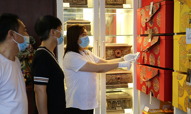 给客户介绍产品 给客户介绍产品