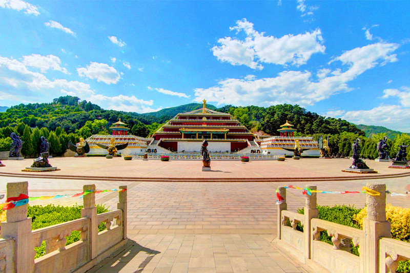 清东陵陵园一角